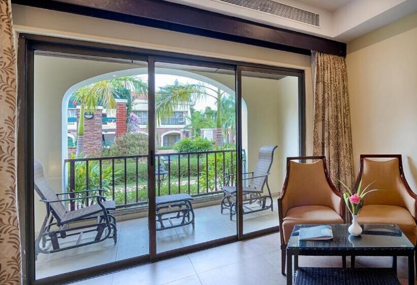 سوییت با چشم‌انداز استخر, Grand Serenaa Hotel And Resorts