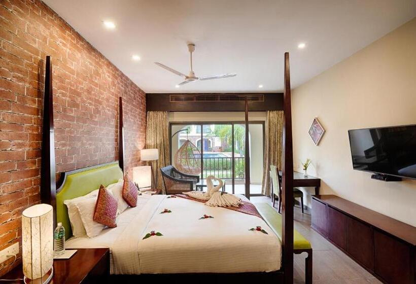 سوییت با چشم‌انداز استخر, Grand Serenaa Hotel And Resorts