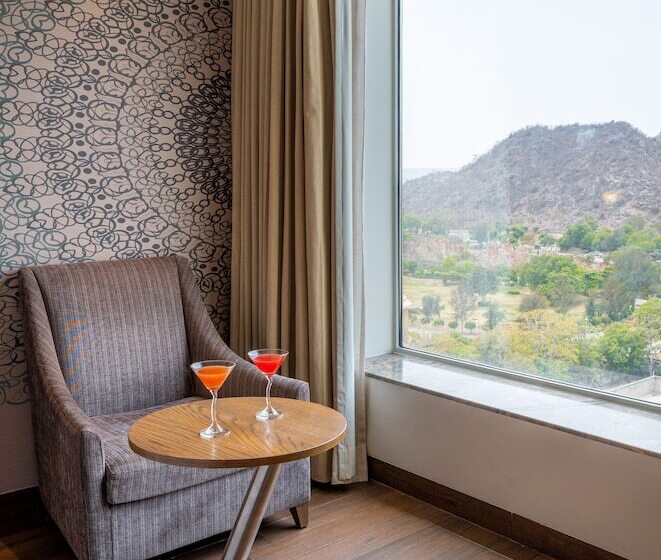 اتاق استاندارد با تخت دوبل برای معلولان, Doubletree By Hilton Jaipur Amer