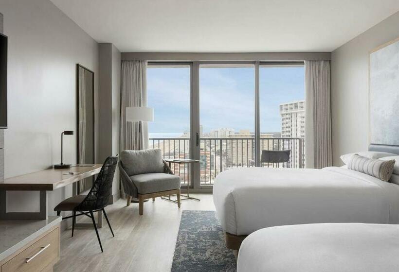 اتاق استاندارد با بالکن و چشم‌انداز دریا, Marriott Virginia Beach Oceanfront Resort