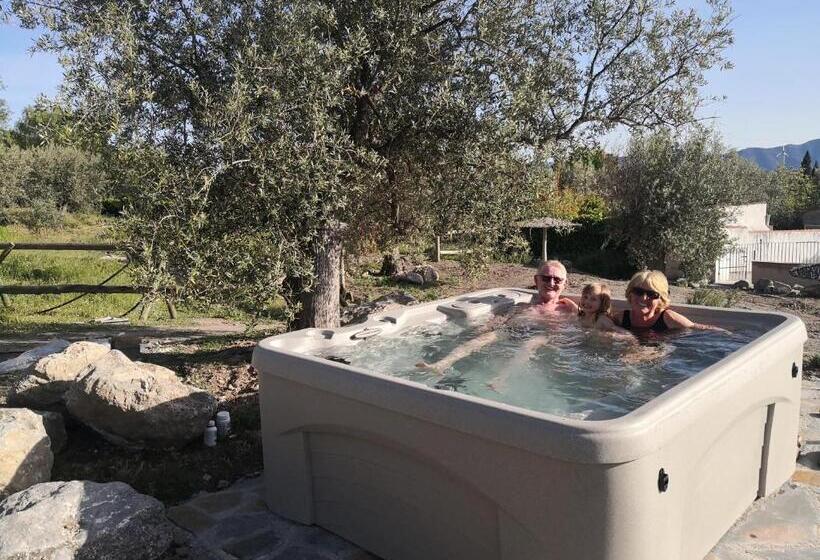 اتاق خانوادگی با چشم‌انداز باغ, Rural Alqueria De Los Lentos