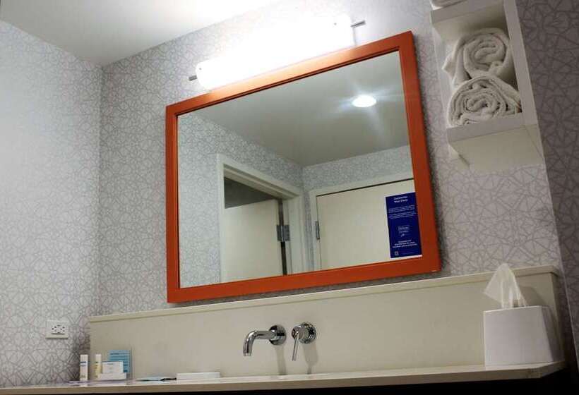 اتاق استاندارد, Hampton Inn & Suites Conway