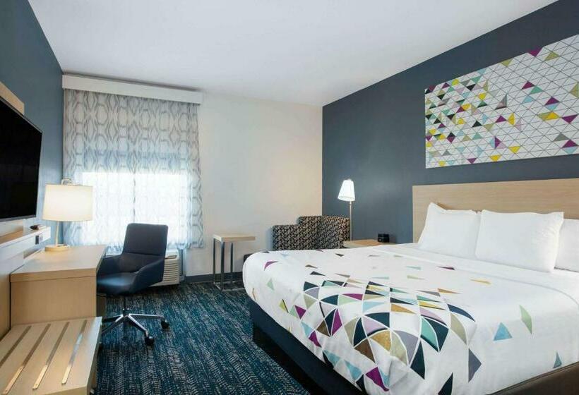 اتاق استاندارد با تخت بزرگ, La Quinta Inn & Suites By Wyndham Manassas, Va  Dulles Airport