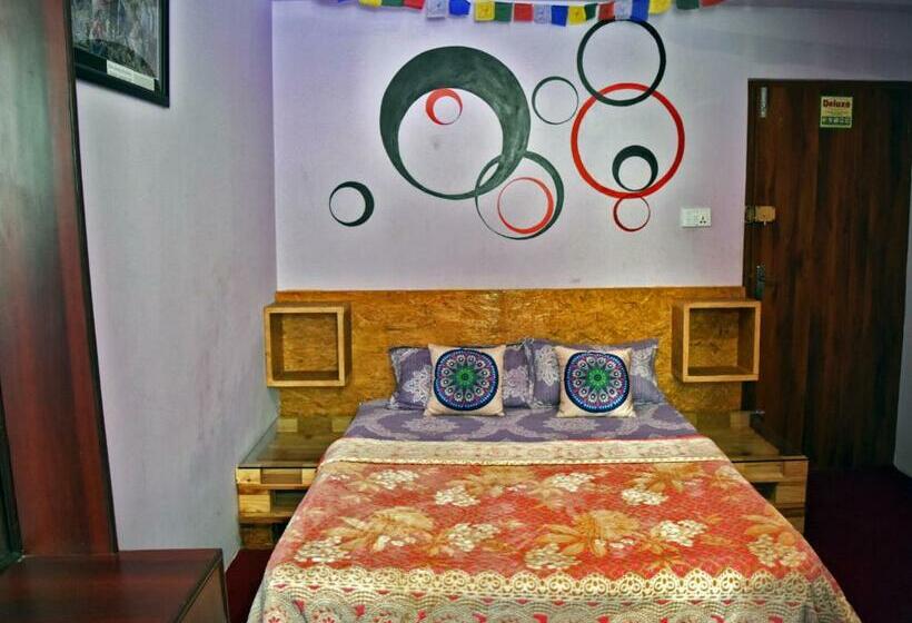 اتاق لوکس, Yog Inn