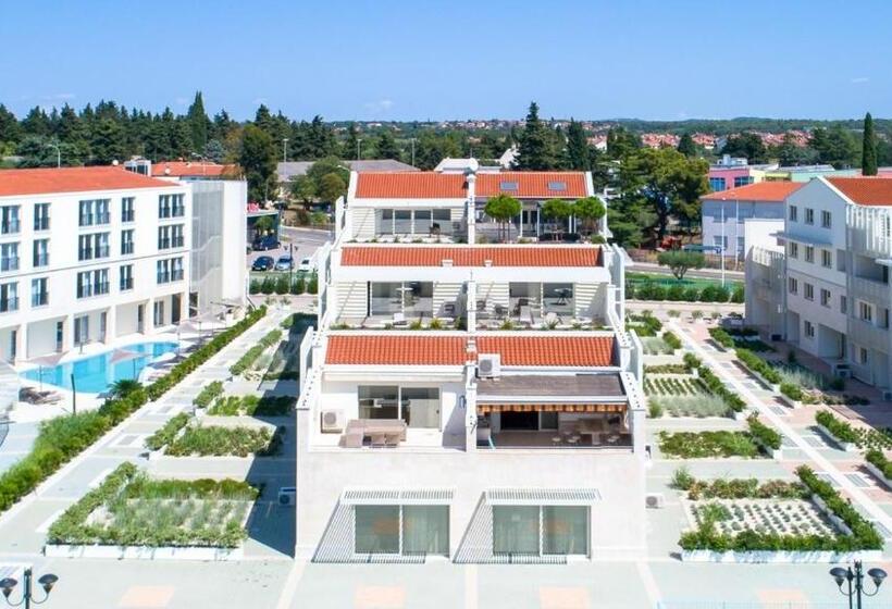 استودیوی استاندارد با چشم‌انداز دریا, Garden Palace Resort