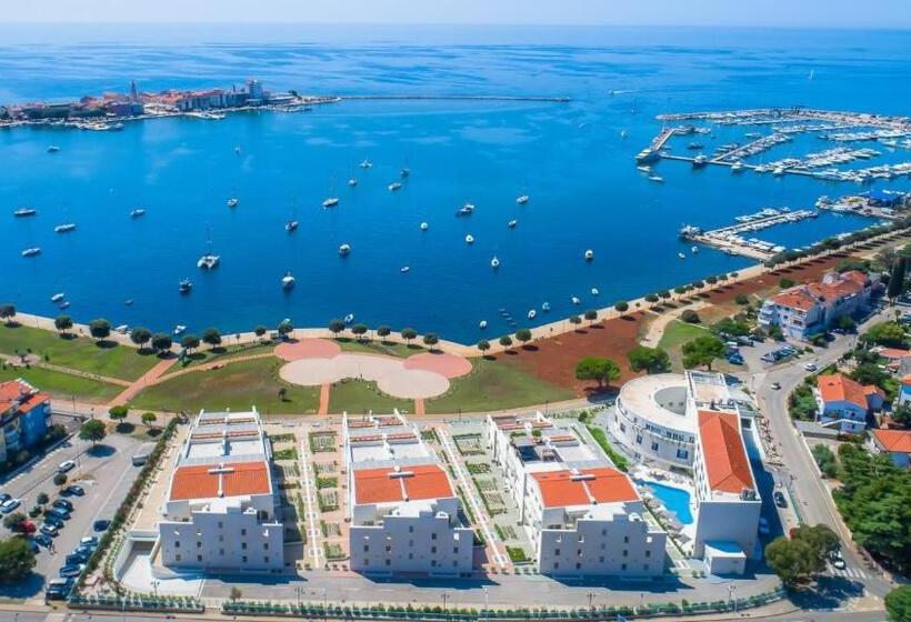 استودیوی استاندارد با چشم‌انداز دریا, Garden Palace Resort