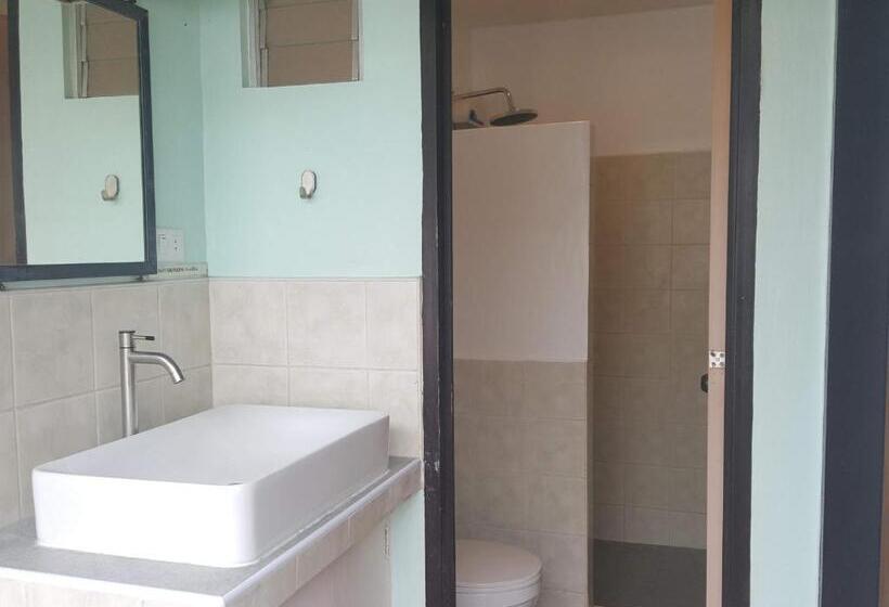بانگلوی استاندارد 2 خوابه, Citadel Alona Inn