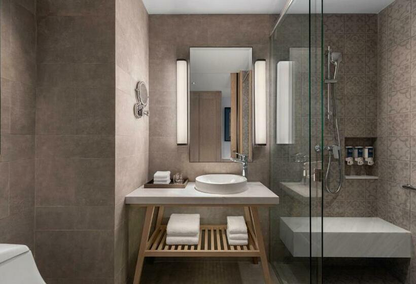 اتاق استاندارد با 2 تخت دوبل, Four Points By Sheraton Phuket Patong Beach Resort