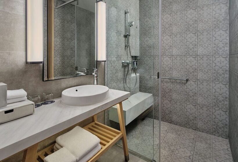 اتاق استاندارد با 2 تخت دوبل, Four Points By Sheraton Phuket Patong Beach Resort