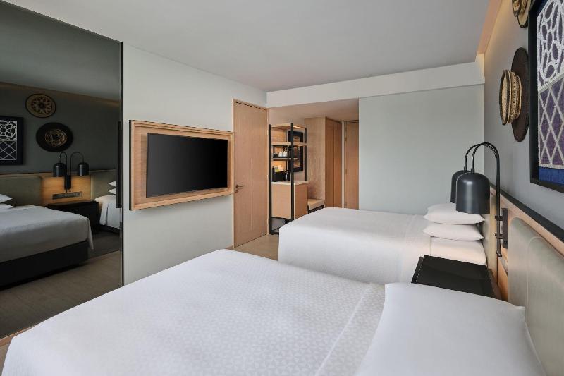 اتاق سوپریور, Four Points By Sheraton Phuket Patong Beach Resort
