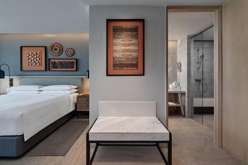 سوئیت با تخت بزرگ, Four Points By Sheraton Phuket Patong Beach Resort