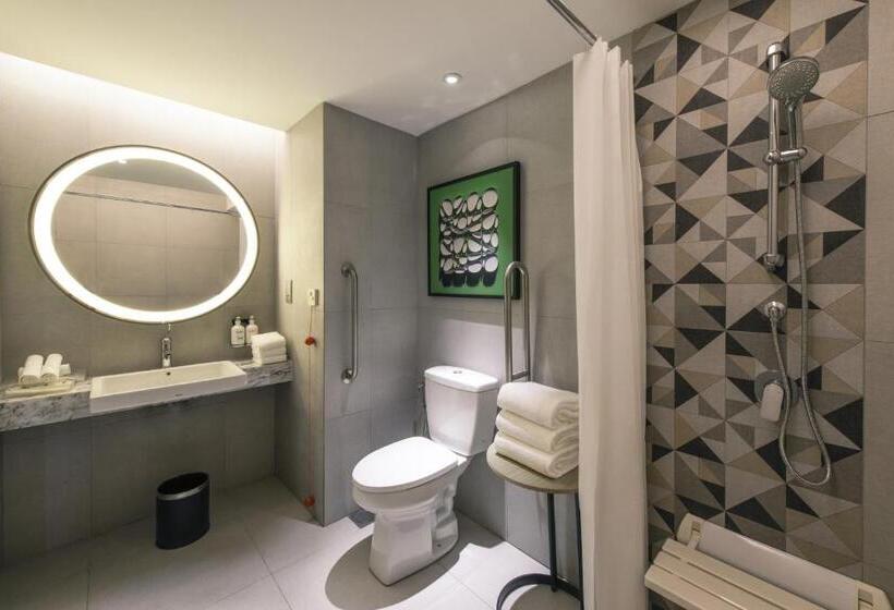 اتاق استاندارد با تخت بزرگ برای معلولان, Holiday Inn Johor Bahru City Centre By Ihg