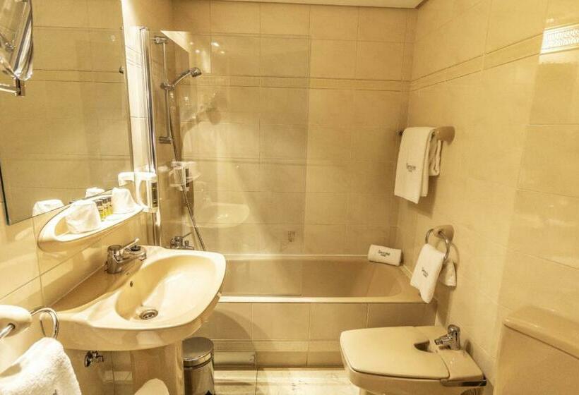 اتاق استاندارد سه نفره, Sercotel Togumar