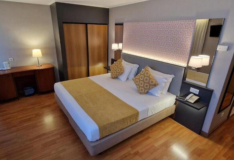 Superior-Zimmer, 3k Madrid