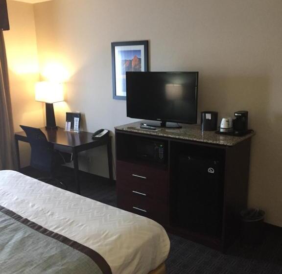 اتاق استاندارد برای معلولان, Best Western Plus Gateway Inn & Suites   Aurora