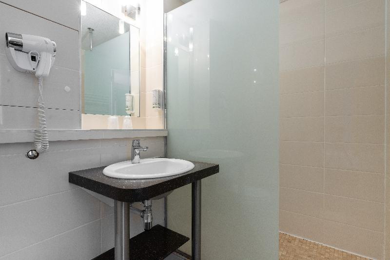اتاق سوپریور, Brit Hotel Avignon Sud Le Calendal
