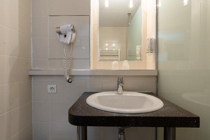 اتاق سوپریور, Brit Hotel Avignon Sud Le Calendal