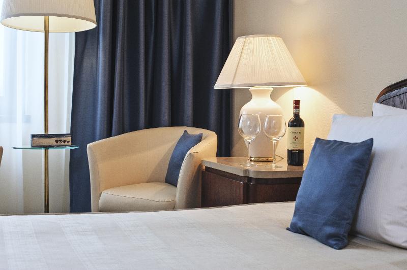 اتاق استاندارد, Booking Hotel Crown Piast & Spa