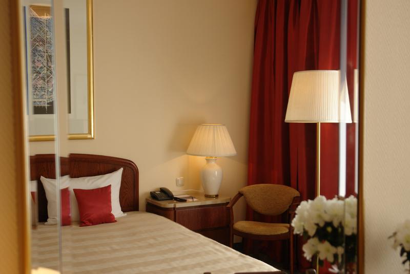اتاق استاندارد, Booking Hotel Crown Piast & Spa
