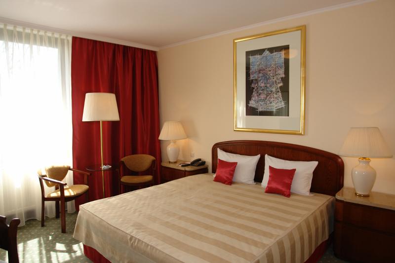 اتاق استاندارد, Booking Hotel Crown Piast & Spa