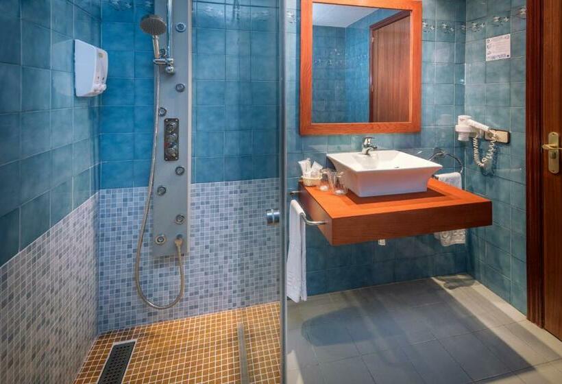 اتاق استاندارد با بالکن, Ght Neptuno Tossa & Venus Spa