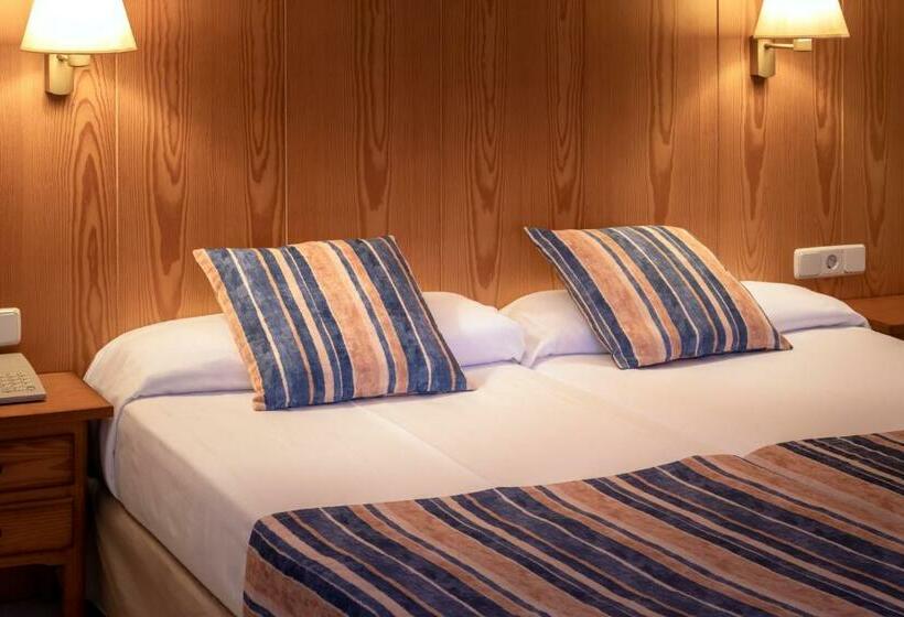 اتاق استاندارد سه نفره, Ght Neptuno Tossa & Venus Spa