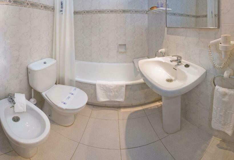 اتاق استاندارد سه نفره, Ght Neptuno Tossa & Venus Spa