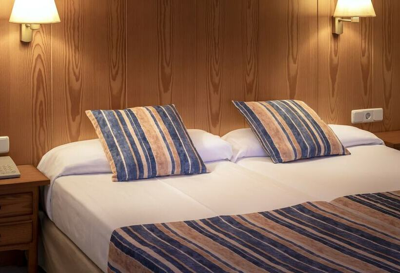 اتاق استاندارد سه نفره, Ght Neptuno Tossa & Venus Spa