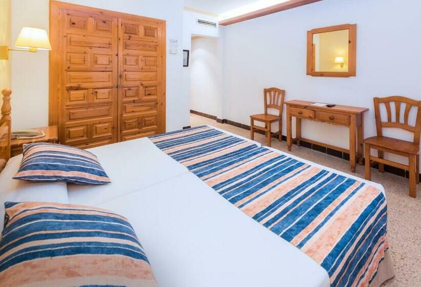 اتاق استاندارد با چشم‌انداز استخر, Ght Neptuno Tossa & Venus Spa