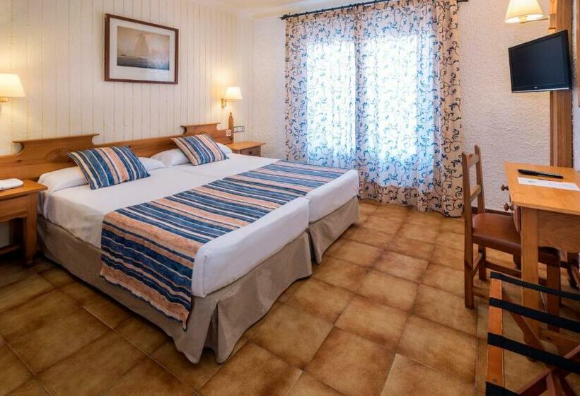 اتاق استاندارد با چشم‌انداز استخر, Ght Neptuno Tossa & Venus Spa