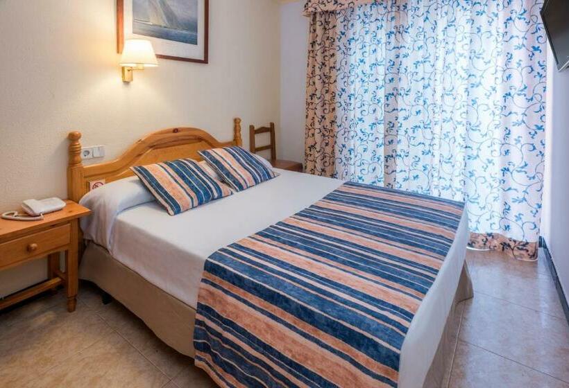 اتاق استاندارد با چشم‌انداز استخر, Ght Neptuno Tossa & Venus Spa