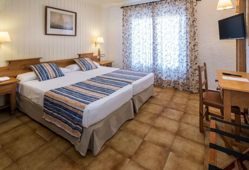 اتاق استاندارد با چشم‌انداز استخر, Ght Neptuno Tossa & Venus Spa