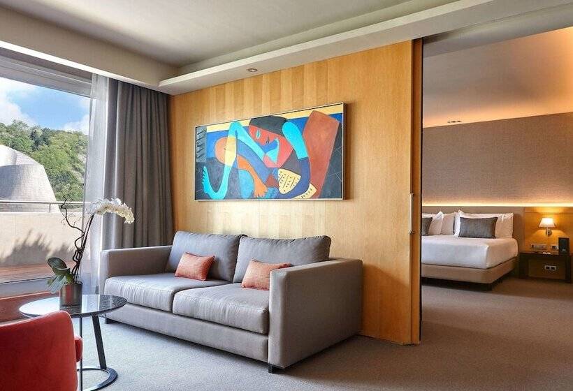 سوئیت پریمیوم, The Artist Grand Hotel Of Art