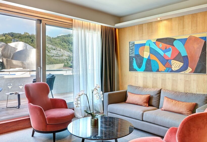 سوئیت پریمیوم, The Artist Grand Hotel Of Art