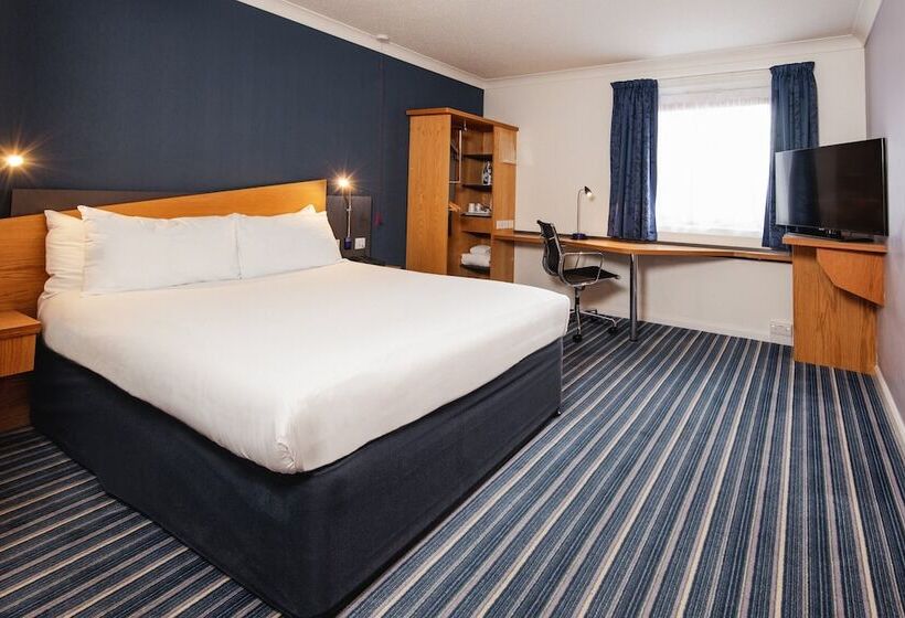 اتاق استاندارد با تخت دوبل برای معلولان, Holiday Inn Express London  Wandsworth
