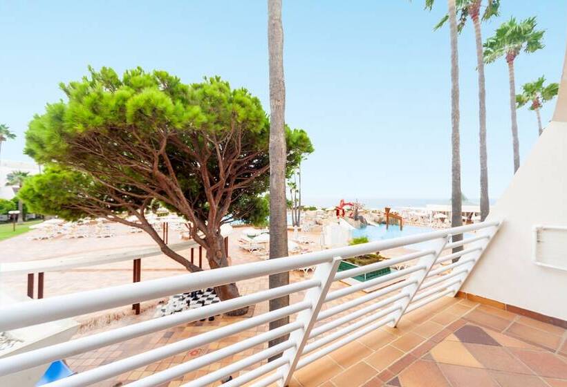 اتاق خانوادگی با چشم‌انداز جانبی دریا, Iberostar Waves Royal Andalus