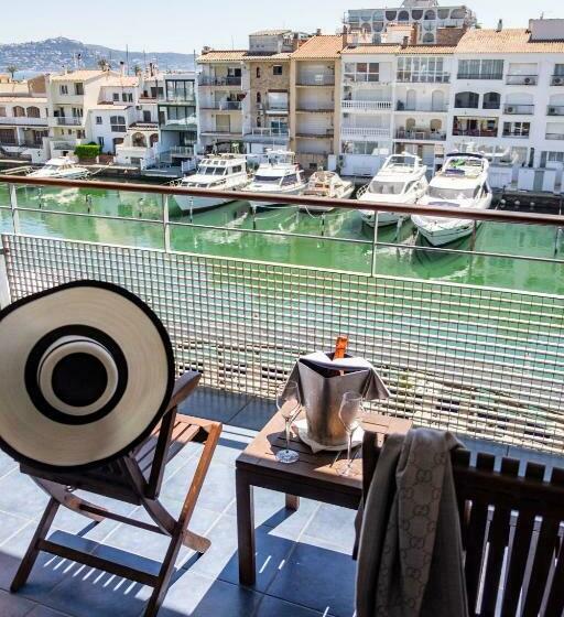 Chambre Supérieure avec Terrasse, Port Salins