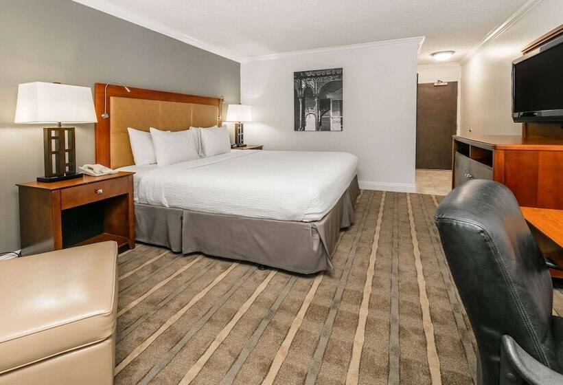 Suite Adapted for people with reduced mobility, Richmond Inn & Suites Trademark Collection By Wyndham