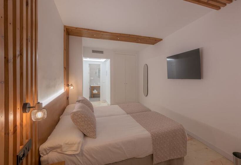 Quarto Deluxe Vista Piscina, Nerja Princ