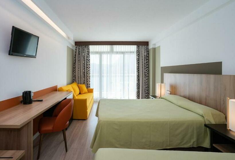 家庭间, Medplaya Hotel Flamingo Oasis