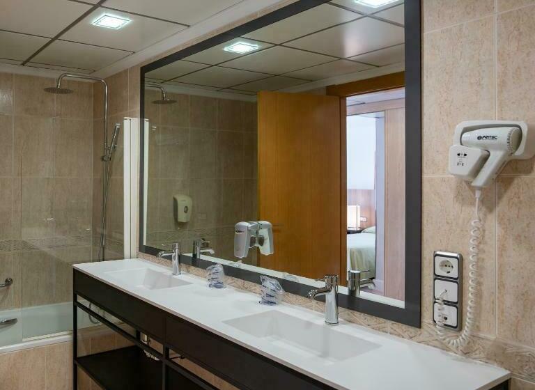 家庭间, Medplaya Hotel Flamingo Oasis
