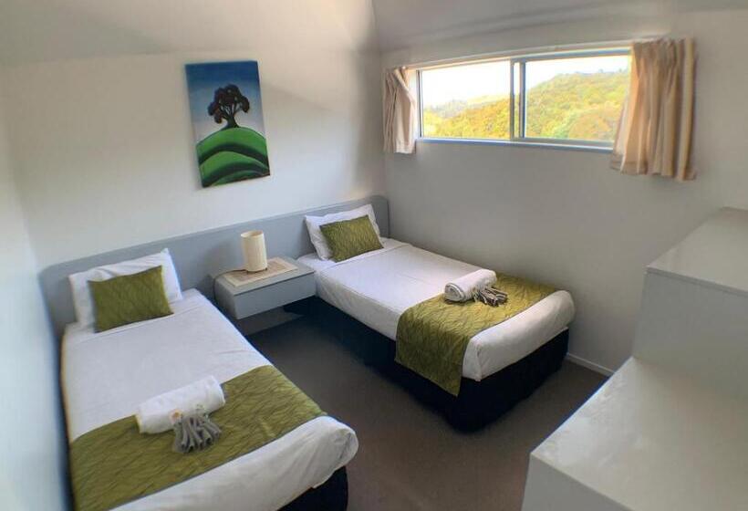 2 Bedroom Deluxe Apartment Sea View, Aloha Seaview Resort Motel
