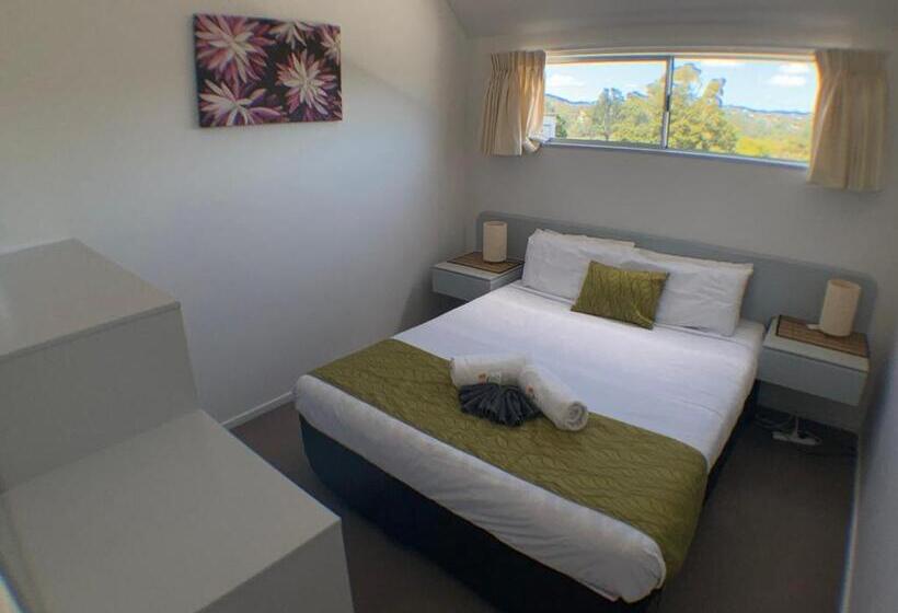 2 Bedroom Deluxe Apartment Sea View, Aloha Seaview Resort Motel