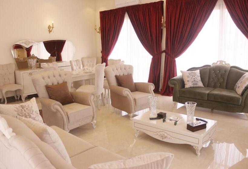 سوئیت با تخت بزرگ, Bissau Royal