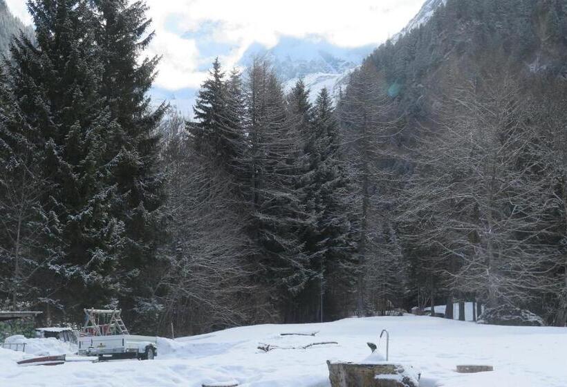 اتاق استاندارد با چشم‌انداز کوهستان, Riversong Centre Thermal