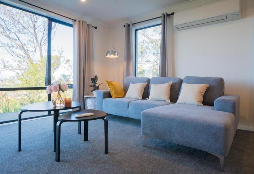 بانگلوی لوکس, Amazing Sea Views Luxury Guest House