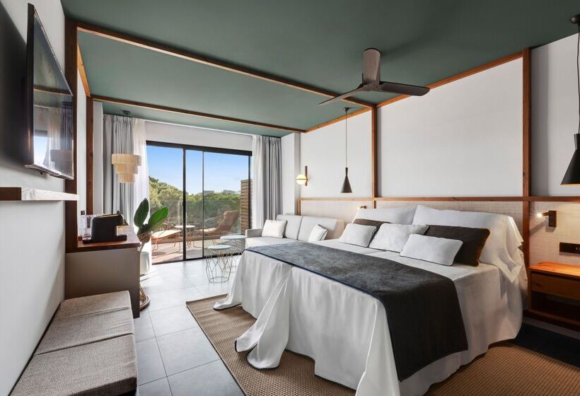 سوییت جونیور با چشم‌انداز استخر, Aubamar Suites & Spa