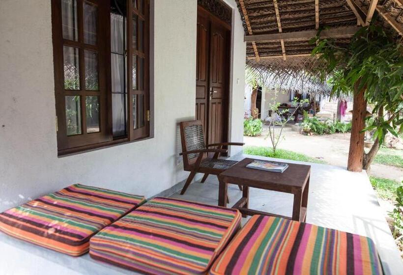 اتاق لوکس, East Surf Cabanas
