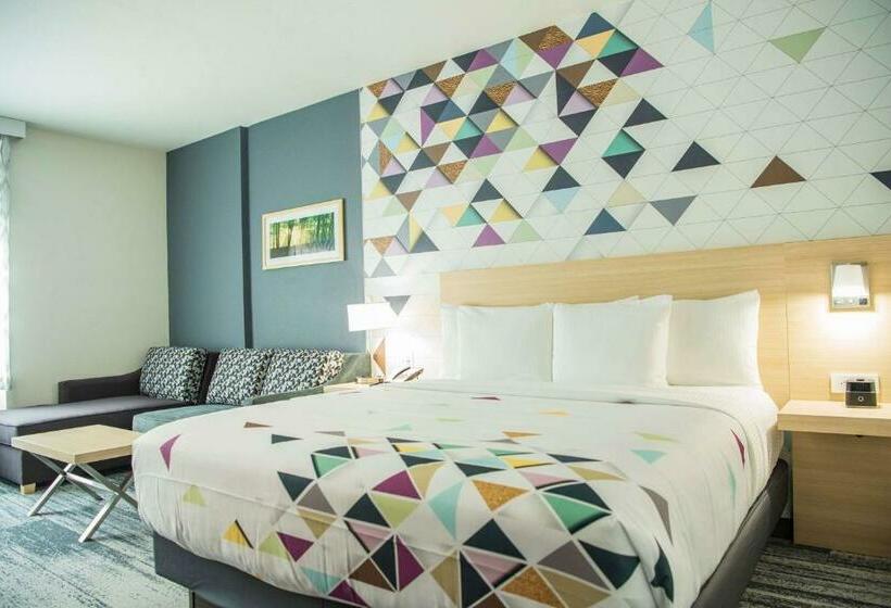 اتاق استاندارد با تخت بزرگ برای معلولان, La Quinta Inn & Suites By Wyndham Lake City