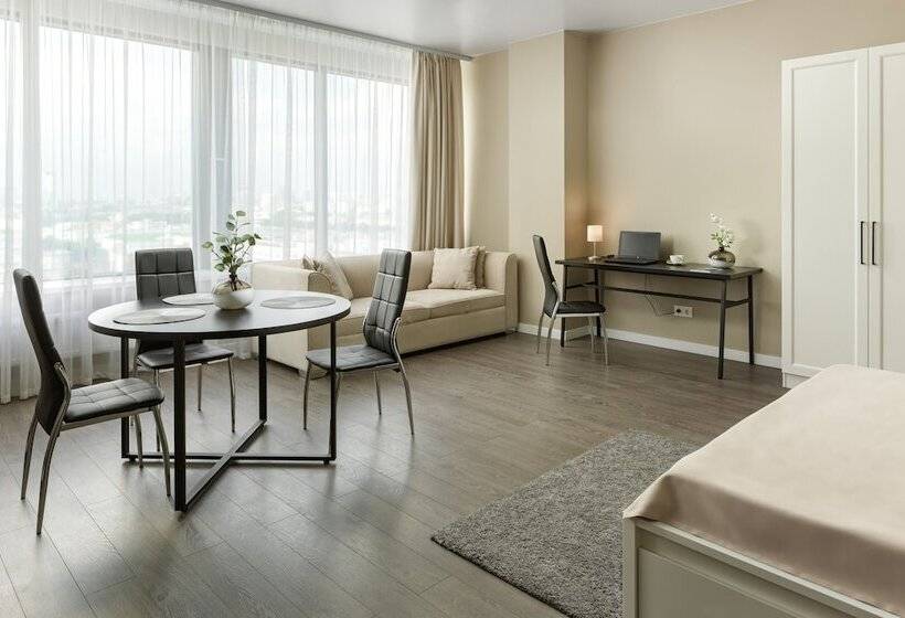 标准工作室, Radius Central House